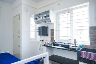 Cozy 1Rk 2km From Hosa Road Metro with lift 408 - 5