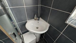 Lemon Cottage near beach and buses - 1