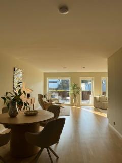 Modern and stylish home - 6