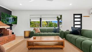 Highlands Lake House Family Home Sleeps 10 - 7