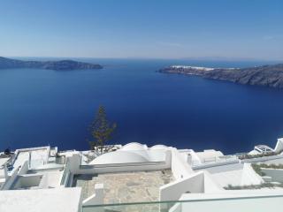 Santorini Theasis Suites - 8