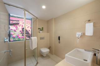 Olivia International - 6