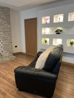 Comfortable 4BR House Ideal for Families & Workers - 7