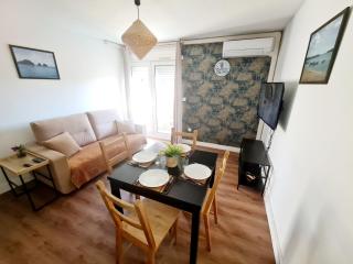 LE PETIT THAI 2 Pièces Climatisé Centre ville avec balcon - 2