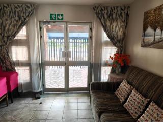 S & S Family Guest House - 5