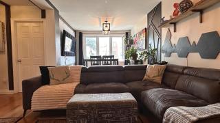 2 bedroom apartment with modern decor - 4