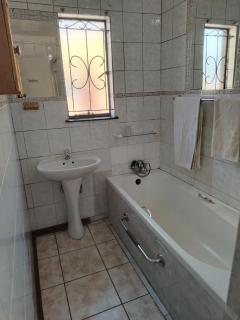 Sisonke Guesthouse - 3