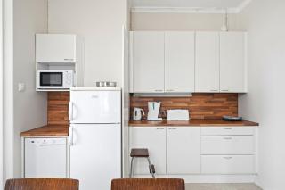 Balcony Studio w Rooftop Views Tram 200m Lift - 4