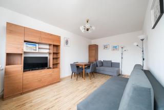 Las Bielański Homely Apartment by BookingHost - 0