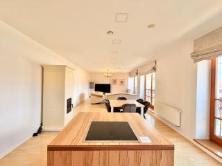 Luxury Apt by Meridianas managed by RentiFor - 6