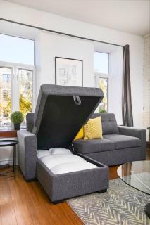 Dreamy Bright 3BR Plateau Loft with AC - 6