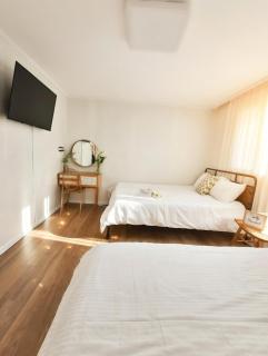 #3 New Open 홍대 신촌 마포 홍대입구역 도보8분 합법숙소 AK백화점 연남동 메인거리 - 5