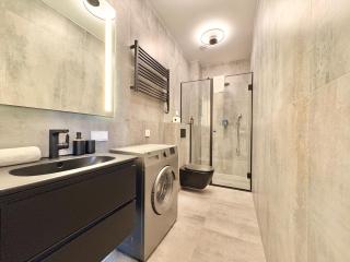 Authentic Old Town Apt managed by RentiFor - 3