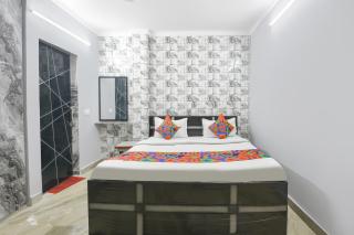 FabHotel Zen Stay - 4