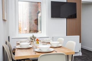 Vacant Nests The Ropery 4BR Seafront - 5