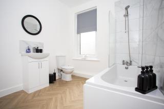 Vacant Nests The Ropery 4BR Seafront - 7