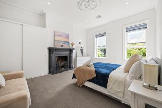 East Melbourne Terrace with 2 Free Parking - Close to MCG - 2