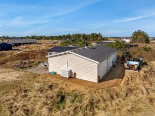 Holiday Home Avelin - 800m from the sea by Interhome - 5