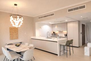 Luxury Burj Facing Apt in DT - 1