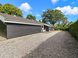 Holiday Home Swale - 500m from the sea by Interhome - 4