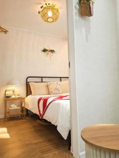 #3 New Open 홍대 신촌 마포 홍대입구역 도보8분 합법숙소 AK백화점 연남동 메인거리 - 7