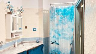 Holiday Home Bouganville with Private Parking Free Wi Fi & Air Conditioning - 1