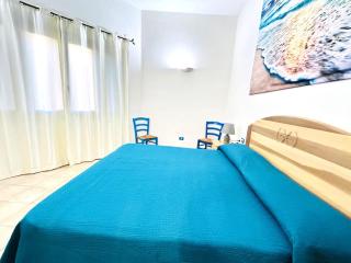 Holiday Home Bouganville with Private Parking Free Wi Fi & Air Conditioning - 8