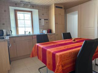 Quiet Apartment near Lake Joux Switzerland - 8