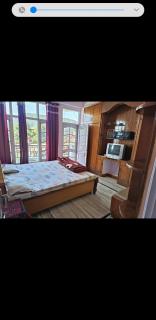 Superb Homestay -2bhk-only Couple & Family friendly prime location-Easy access to Mall Rd-city view - 7