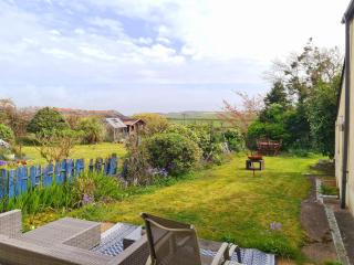 Cute Quirky Cottage - 1