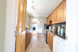 Dog-Friendly Seaside Cottage for 5 by Pakefield Beach - 3