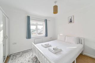 Spacious 2-Bed Flat with Free Parking, Bromley - 9