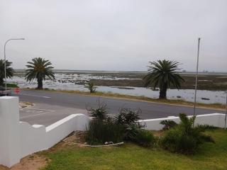EBB Tide Guesthouse - 6