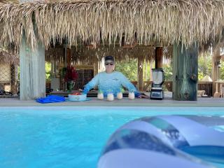 Private Pool, Hot Tub, Tiki Bar, 4 Decks w Views - 5