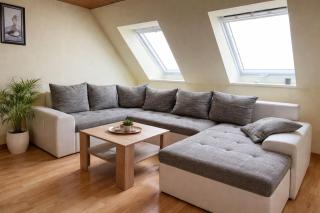 Moderne Wohnung nahe A7 & B3 - Parkplatz & Komfort - 0