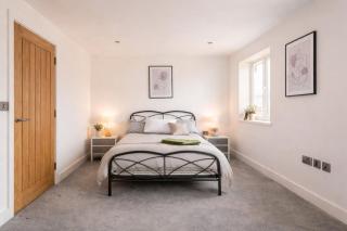 Sheffield Central Apartment - 6