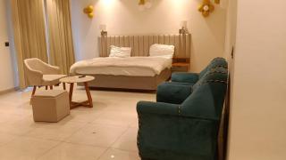 Omaxe mini hazratganj - 9