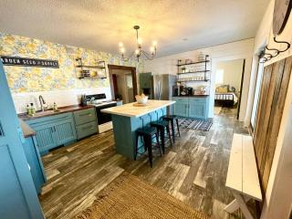 Private Cottage Cabin Brainerd Retreat Sleeps 13 - 8