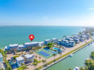 Mariner Pointe 1022 - 8