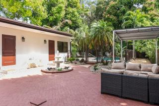 Las Olas Inn 102 - 1