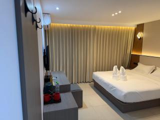 Happy Room 3 - 8