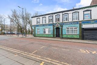 Spacious 6-Bed Contractor House In Manchester OL6 - Ideal for Large Groups and Work Stays - 2