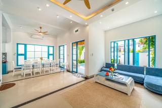 Blue Lagoon villa - 4 BRs - Private pool- Walk to beach - 2