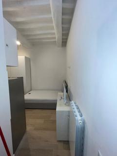 AM Stays 7 - Chic Studio with Exposed Beams - 1