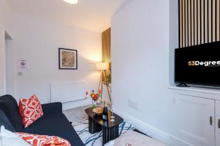 Relaxing 2-Bed Retreat by 53 Degrees Property with Easy Wrexham Access - 8