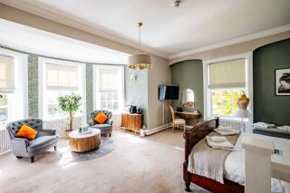 Woodland Manor Hotel - 4