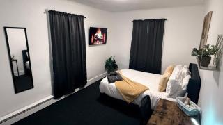 Nona - Private Room 2 with Parking, Desk & Fast WiFi near Yale, Quinnipiac, SCSU & Hospitals - 9