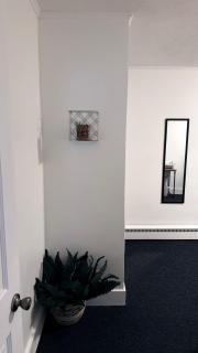 Nona - Private Room 2 with Parking, Desk & Fast WiFi near Yale, Quinnipiac, SCSU & Hospitals - 2