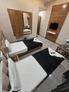 Hotel Sarvottam - 1
