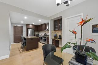 Finlayson Reach Luxury Bear Mountain Condo Views Patio & Amenities - 8